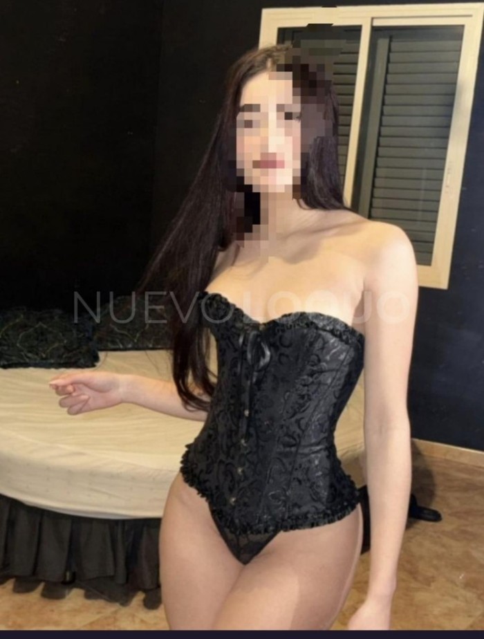 MUJER DESEOSA EN SANTA COLOMA SAN ANDREUS 8
