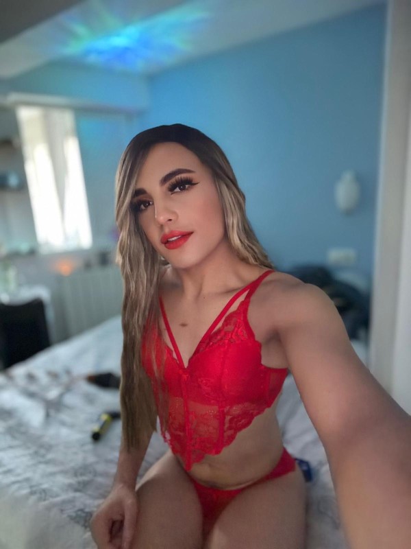 COLOMBIANA CALIENTE Y ARDIENTE,VEN A PROBARME MUCHA LECHE ESPERA POR TI