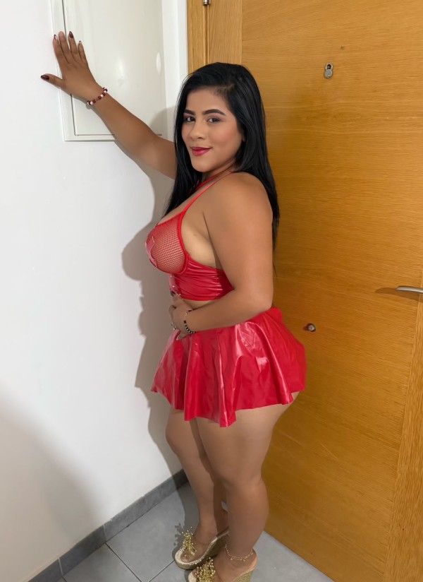 Celeste chica latina recién llegada mórbosa culona tetona bombón
