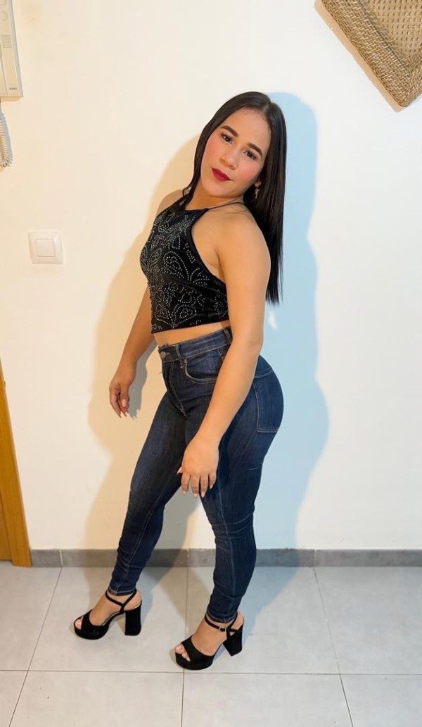 Joven senxual exótica morbosa y fiestera