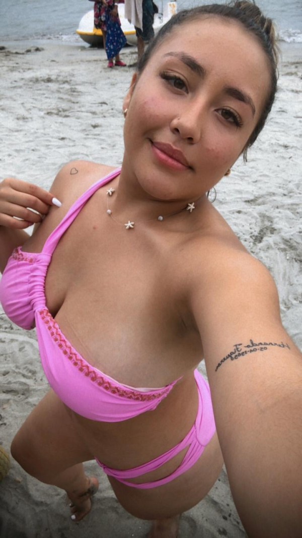 TU PUTITA GUARRA CHUPANDO POLLA Y SACANDO Leche
