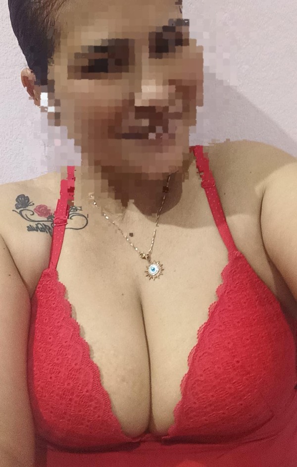 Madurita paraguaya por el corte ingde Gerona cariñosa fiestera descomplicad