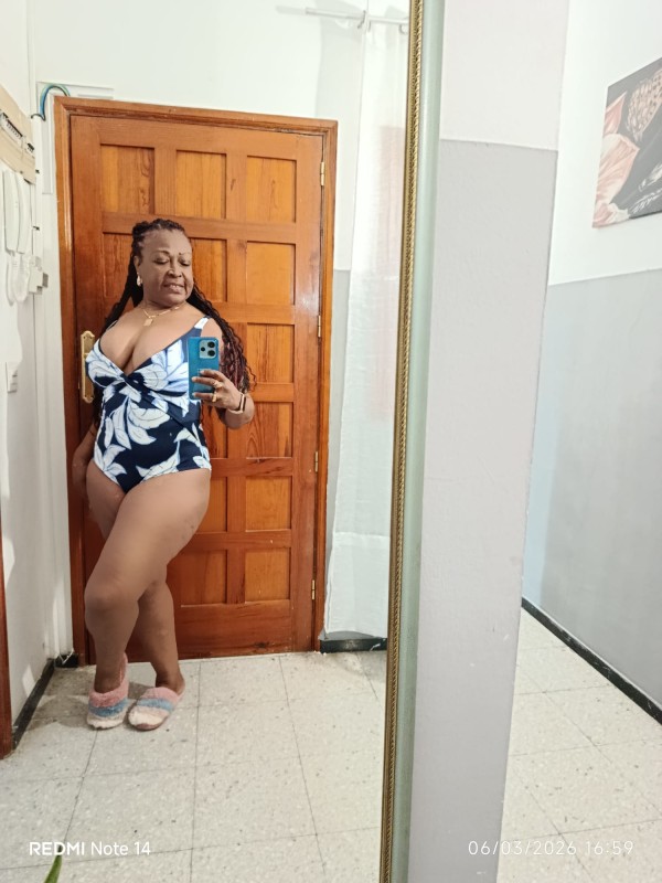 Mis queridos machos soy camila estaré disponible en gran canarias a