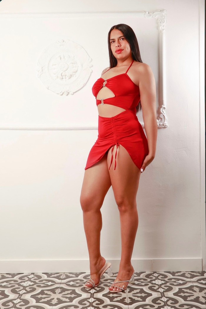 ENCANTADORA Y CACHONDA LATINA EN COLBLANC