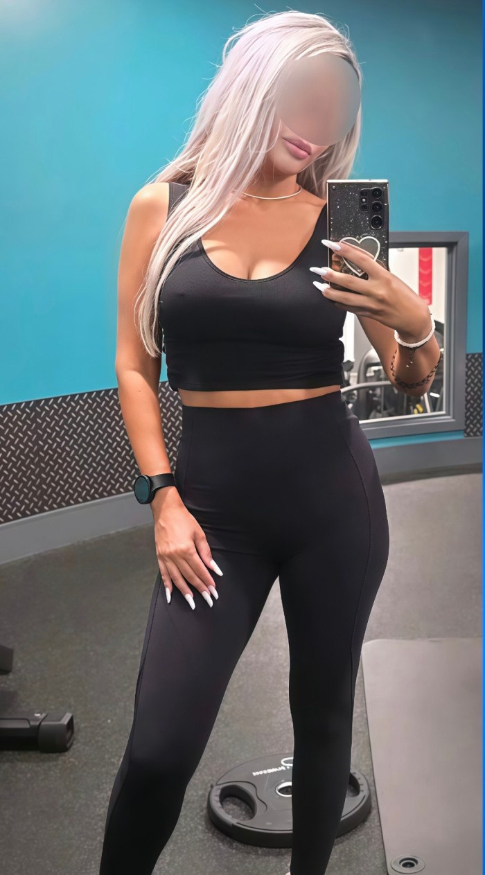 JOVENCITA CALIENTE Y TRAVIESA