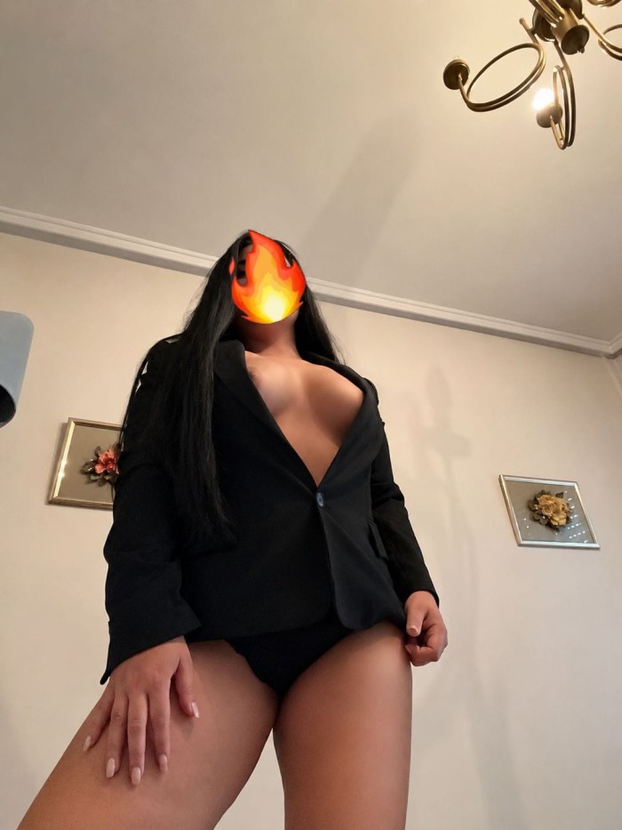 SOY SARA COLOMBIANA, TU FANTASÍA MÁS ATREVIDA