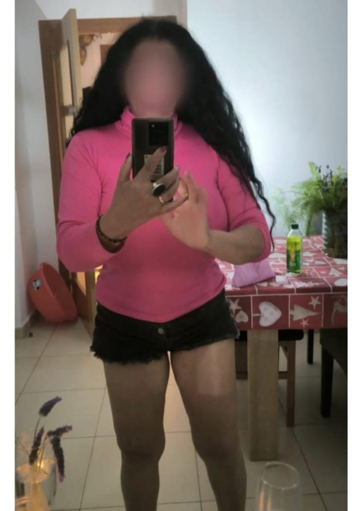 DELICIOSA MADURITA ENTREGADA COMPLACIENTE