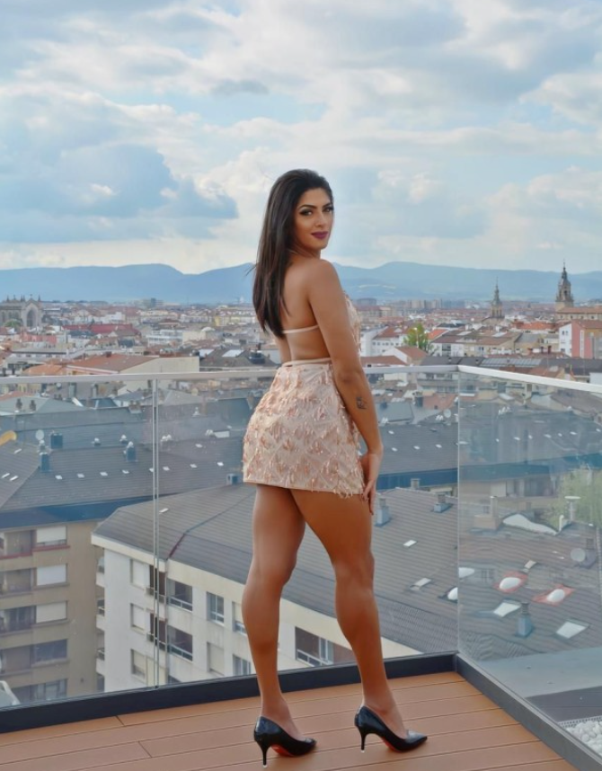 CHICA TRANS… CACHONDA ARDIENTE DESEOSA DE PLACER