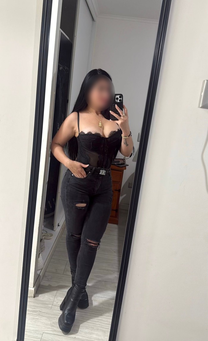 RECIÉN LLEGADA A HUESCA FOGOSA CACHONDA Y FIESTERA