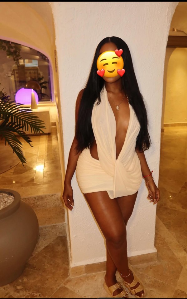 Jovencita 22 años estudiante de visita por feria