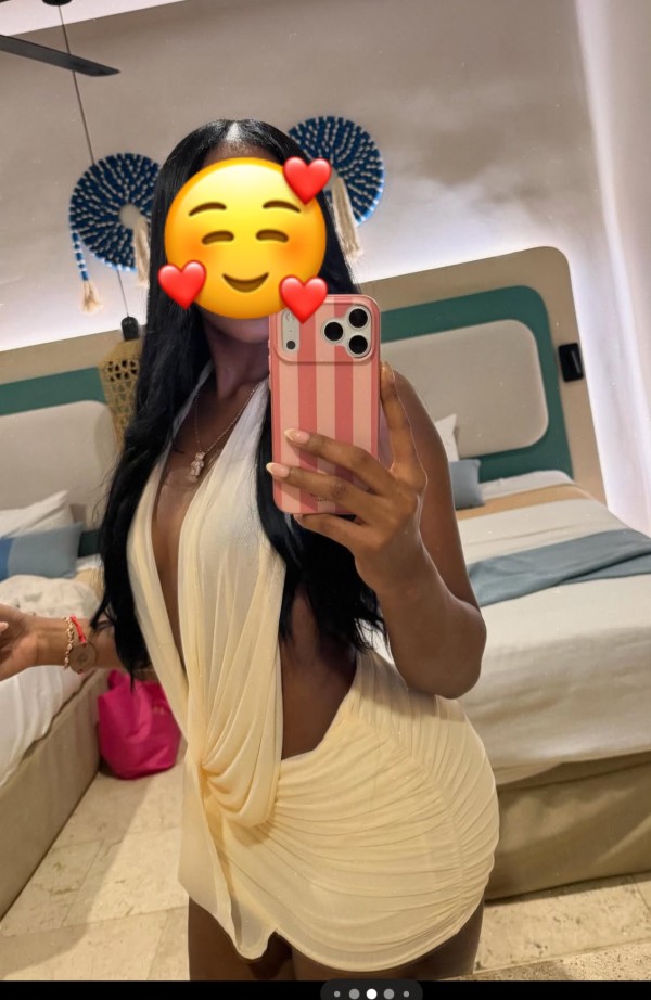 Jovencita 22 años estudiante de visita por feria