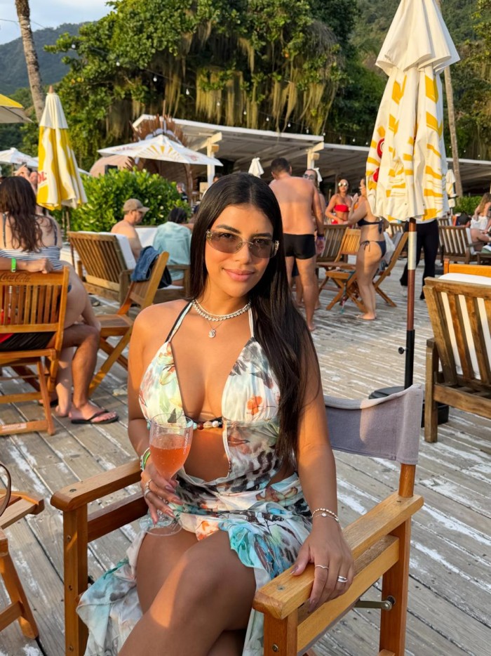 ENCANTADORA EXOTICA SENSUAL APASIONADA Y COMPLACIENTE