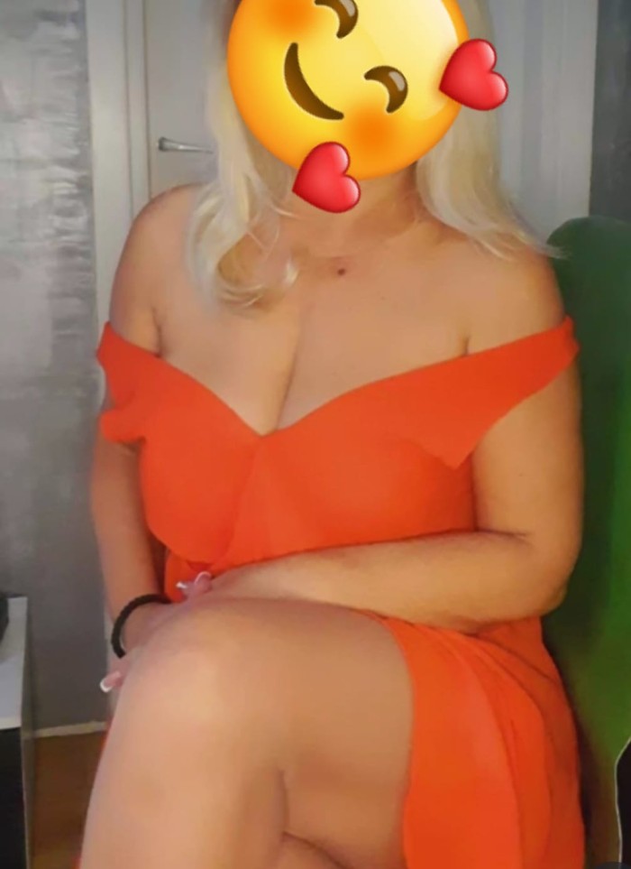 COLOMBIANA …MADURITA ALEGRE DIVERTIDA Y MORBOSA