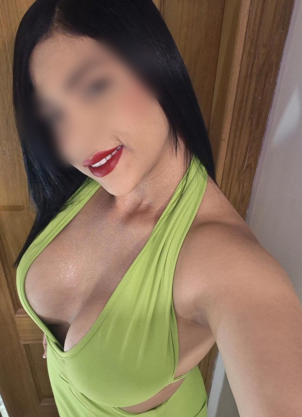 LUCIA VENEZOLANA SUPER ENCANTADORA MUY SENSUAL