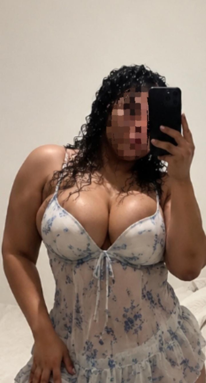 Fabiola – Elegancia venezolana y dulzura latina en Vélez-Málaga
