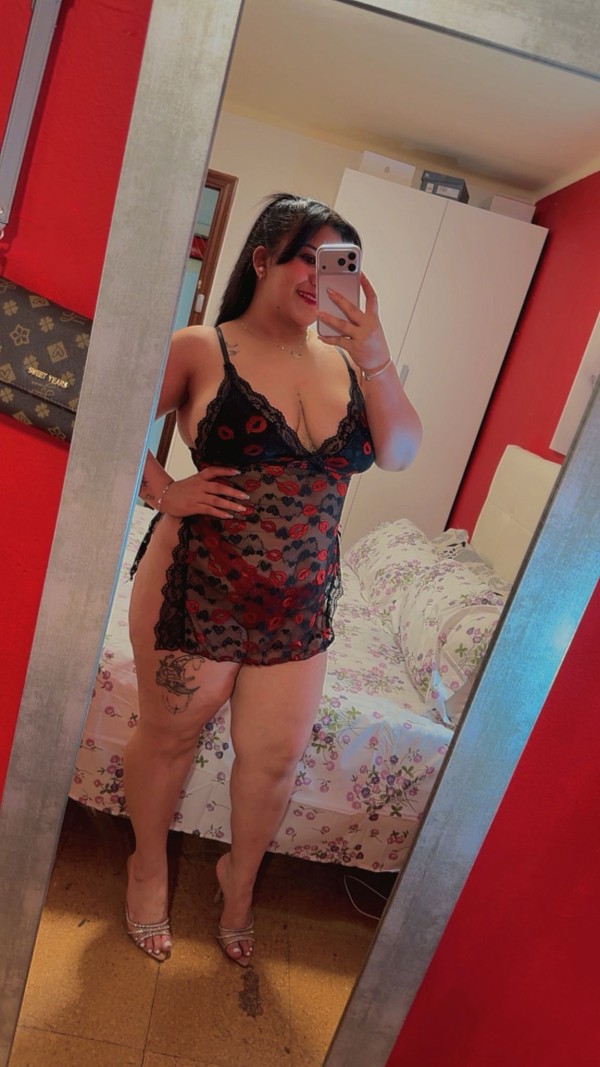 Emily jovencita latina morbosa