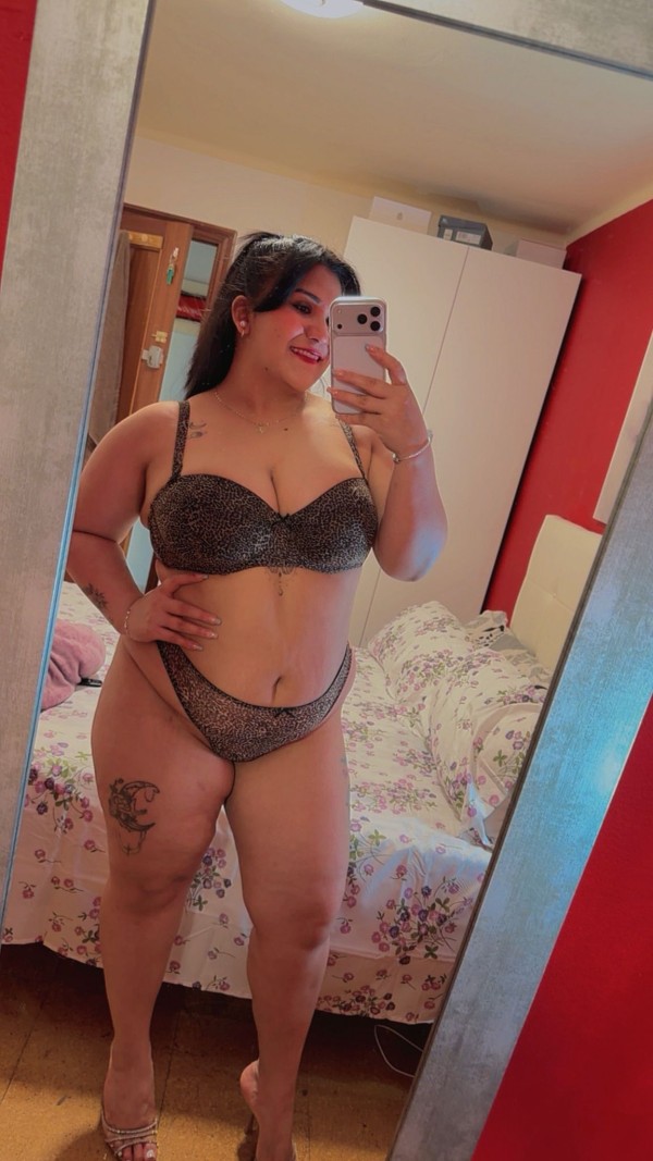 Emily jovencita latina morbosa