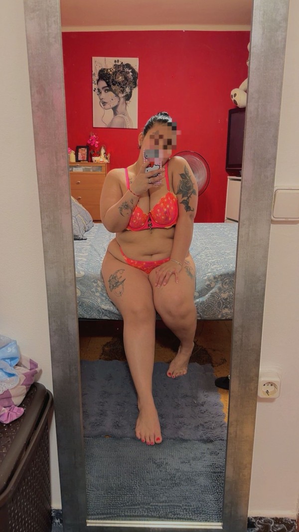 Emily jovencita latina morbosa