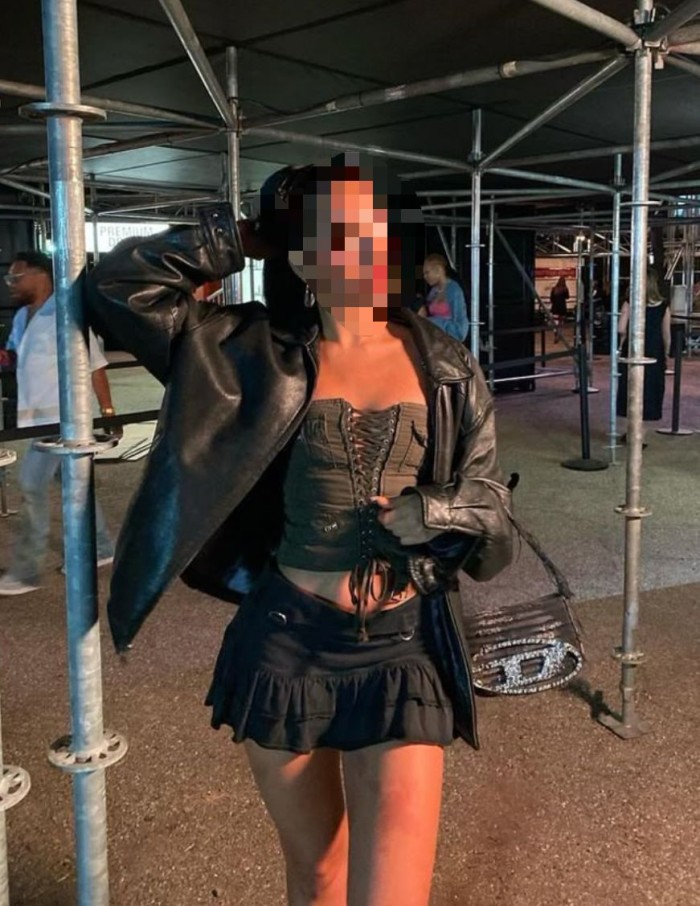 MUJER DESEOSA FIESTERA COMPLACIENTE  EN EL CARMEN