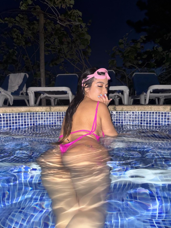 DIOSA DEL PLACER COMPLACIENTE FIESTERA A TOPE