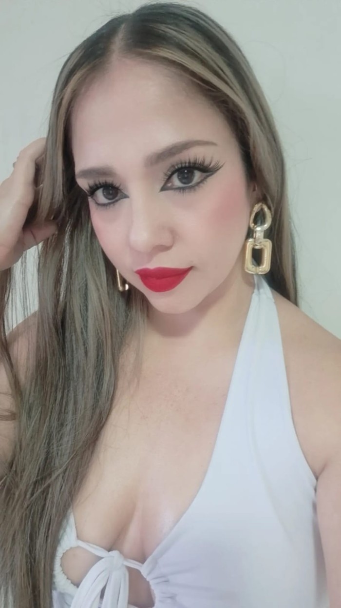 LATINA ENCANTADORA DISCRETA ELEGANTE EN PUERTO SAG