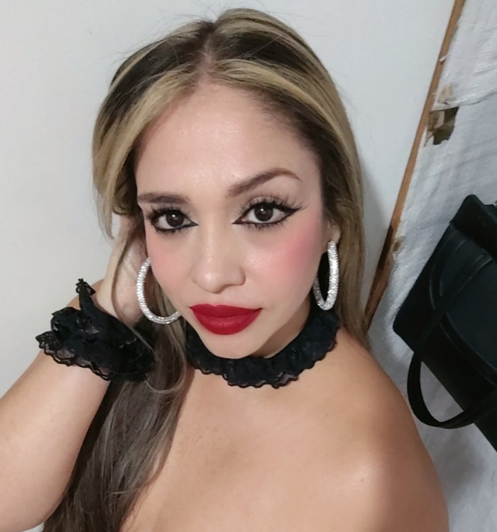 LATINA ENCANTADORA DISCRETA ELEGANTE EN PUERTO SAG