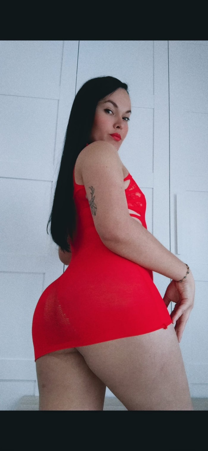chica trans femenina lista para abrirte el culete!