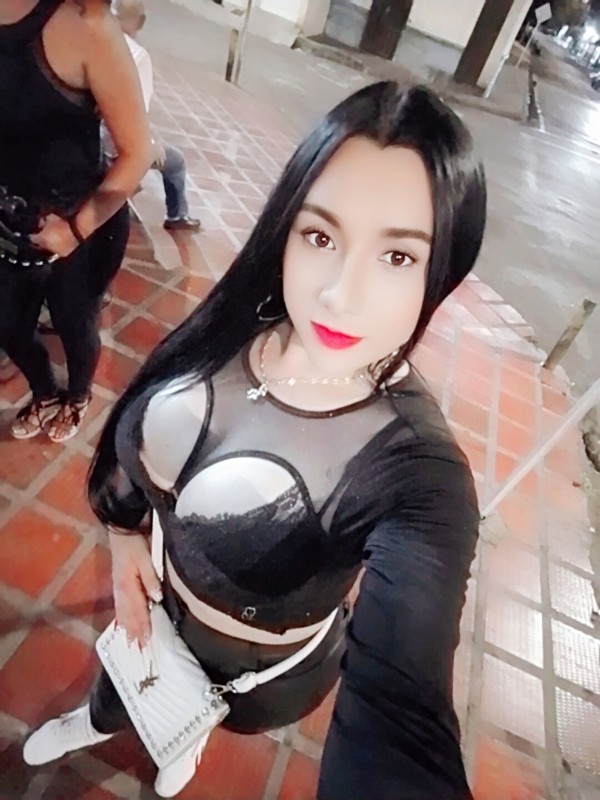 hola soy una chica trans fotos reales sin engaños