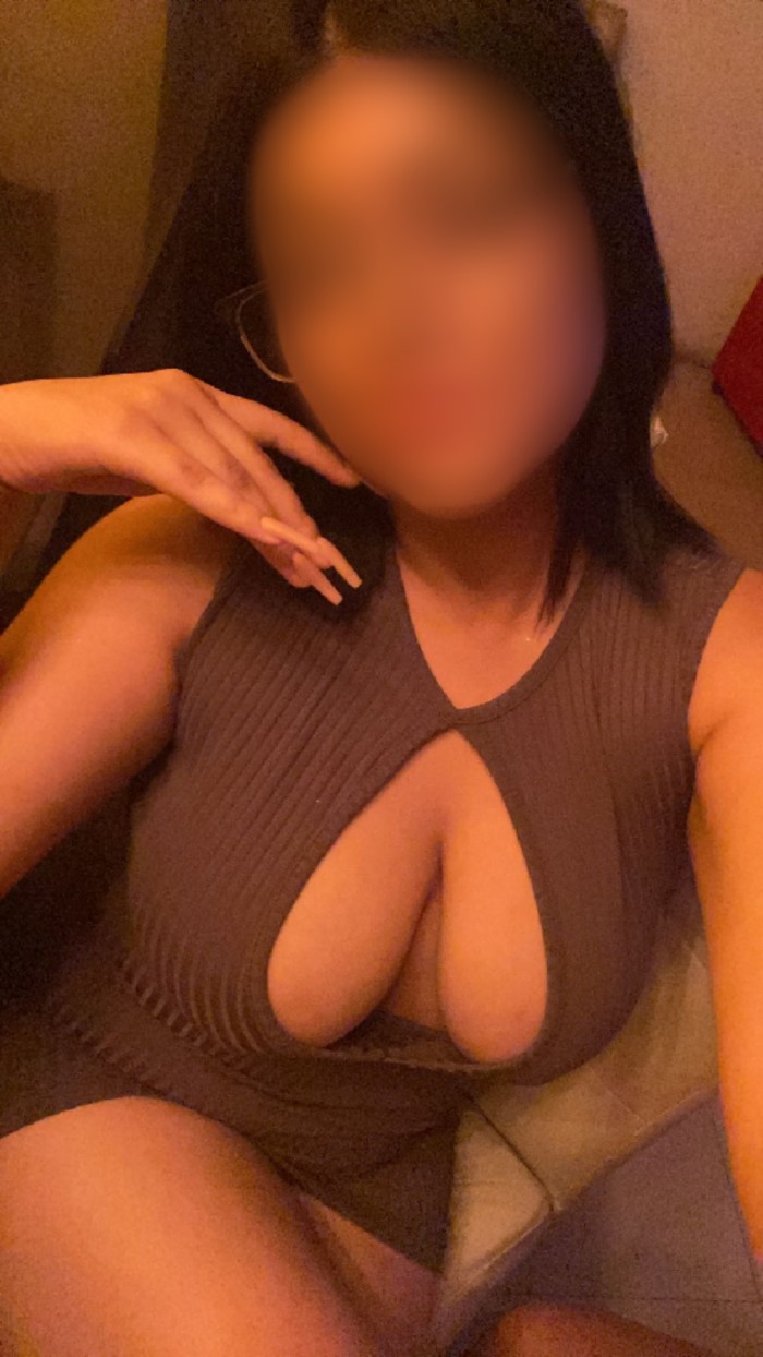 NOVEDAD JOVENCITA CHICA CURVY 22 AÑOS