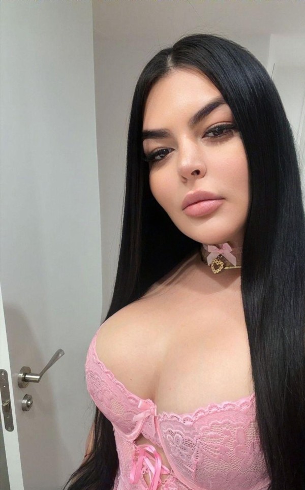 Hermosa atrevida súper sexy colombiana gran culo