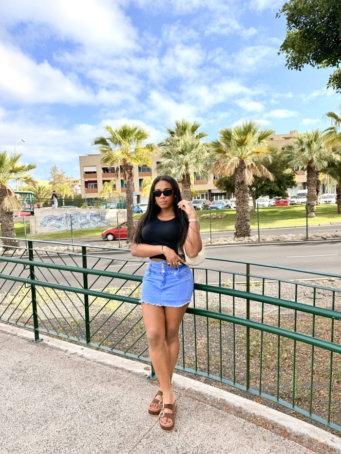 Sexy morena en los cristianos