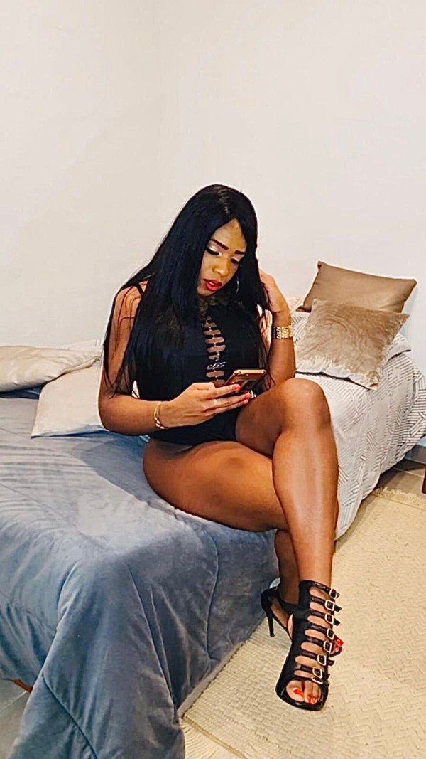 Sexy morena en los cristianos