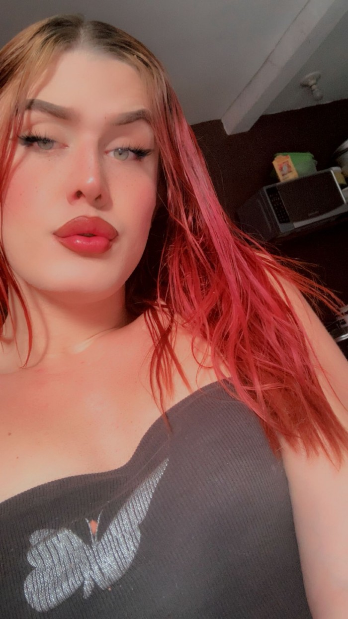AUTENTICA TRANS JOVENCITA PELIRROJA COSTARRICENSE