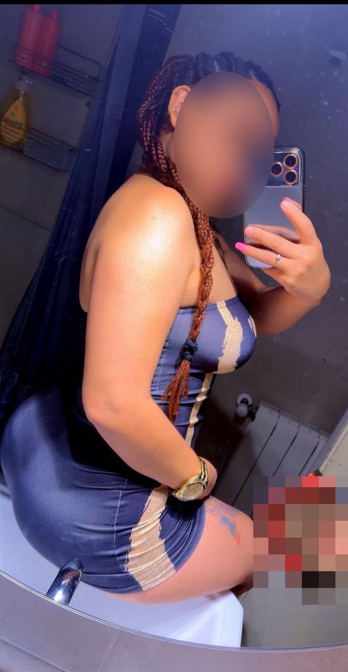 PAMELA JOVENCITA CALIENTE MORBOSA 24H FIESTERA SALIDAS SANT FELIU GUIXOLS