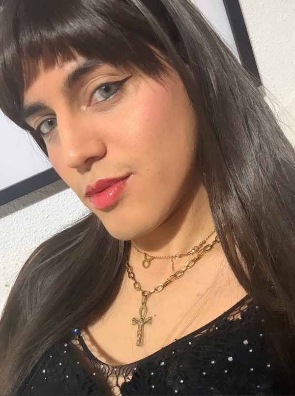 Trans CD latina solita en casa ven a disfrutar