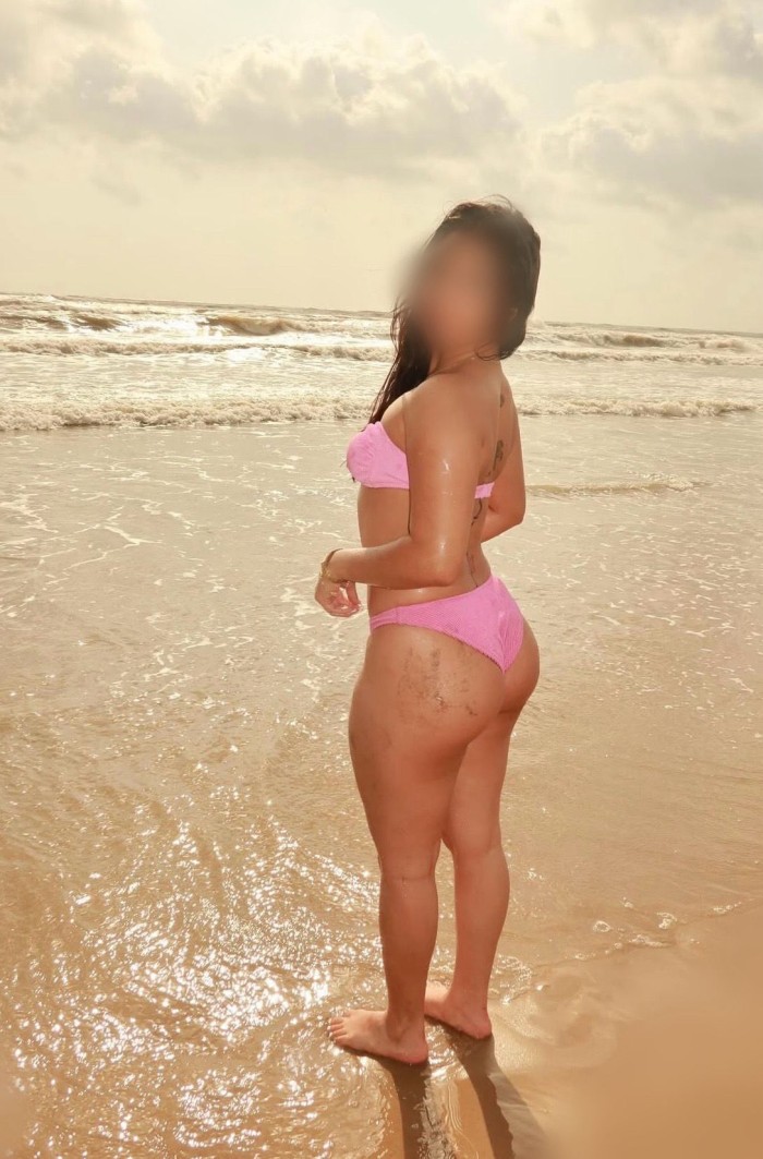 COLOMBIANA FIESTERA Y CON GANAS DE PECAR