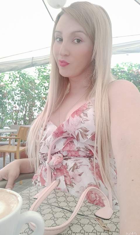 Joven trans rubia, femenina y HOT! RECIÉN LLEGADA!