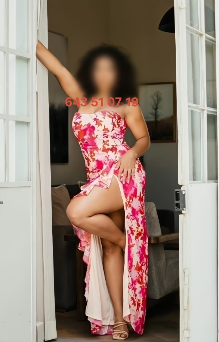 MILF ARDIENTE. EN CASA SOLITA CON GANAS DE COMPAÑIA. PRIVADO.