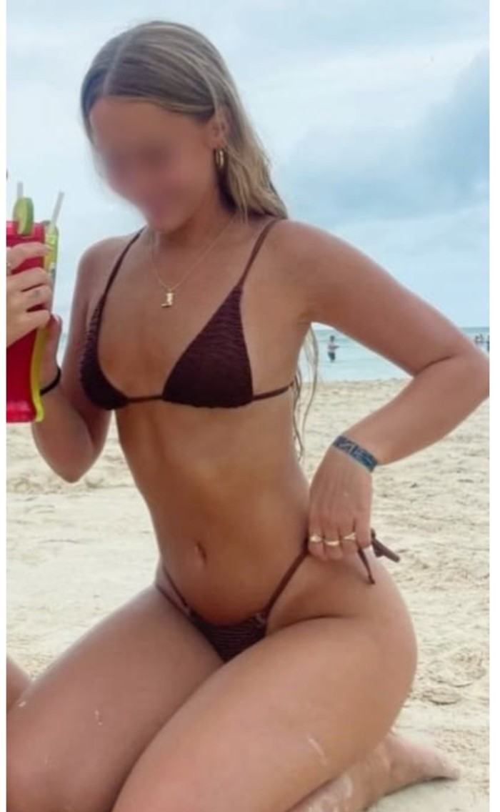 ALEXIA CHICA EUROPEA DEL ESTE SALOU PLAYA