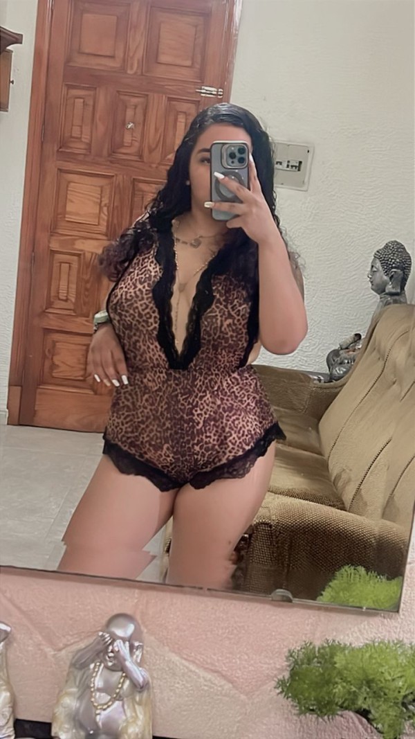 TU CHICA ACOMPAÑANTE NUEVA EN LA ISLA