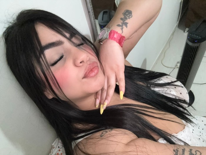 Rica tetona nueva en la ciudad fiestera a tope