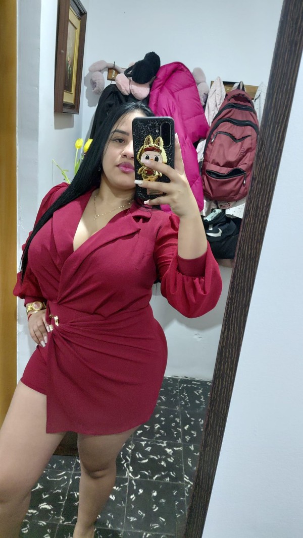 MORENAZA CON COÑO QUE DEVORA POLLAS!!!