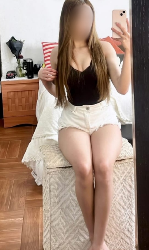 LATINA JOVEN MUY GUAPA .. FIESTERA EN ALGECIRAS