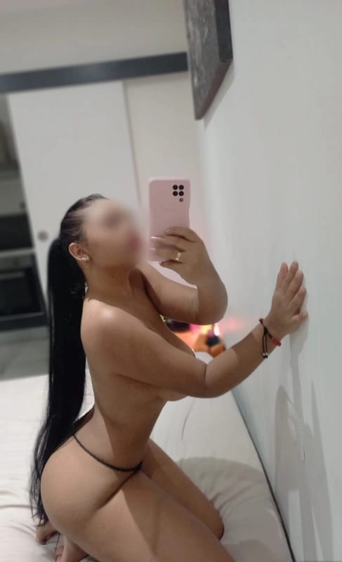 CON GANAS DE UNA MAMADITA BIEN RICA