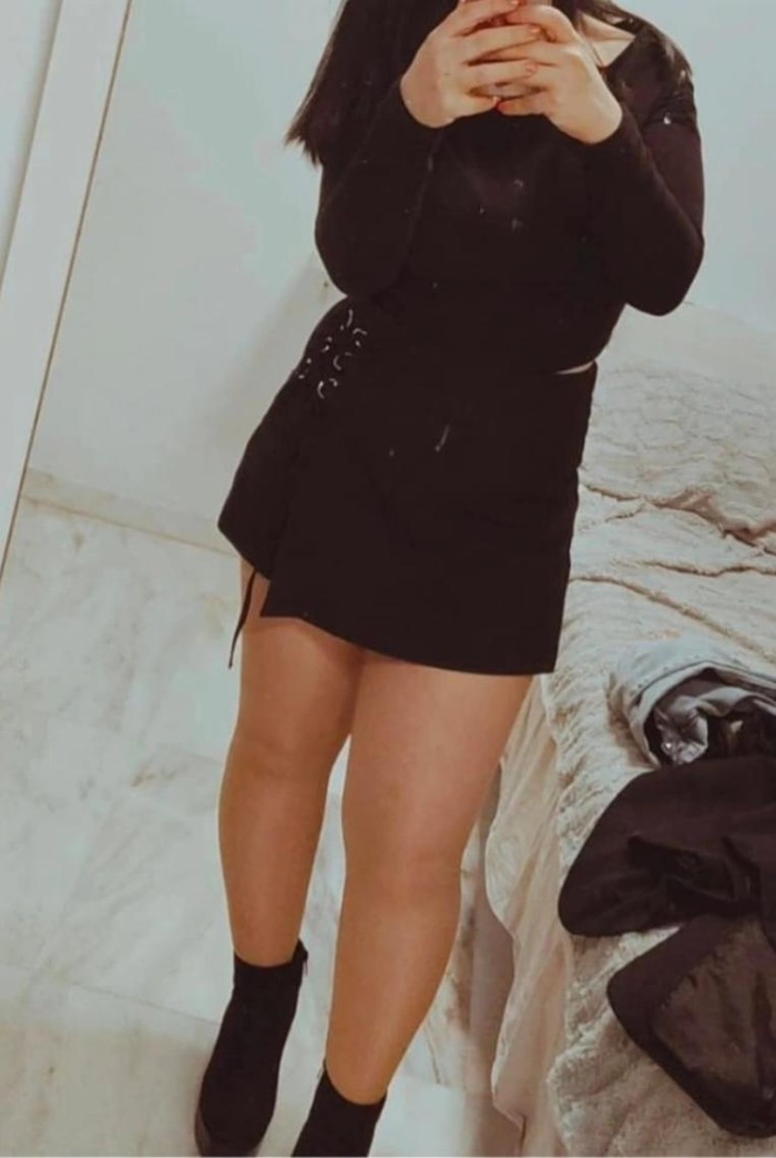 Chica curvy muy guapa. Laura catalana