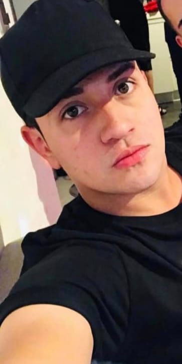 hola soy Camilo un chico ardiente mui cachondo