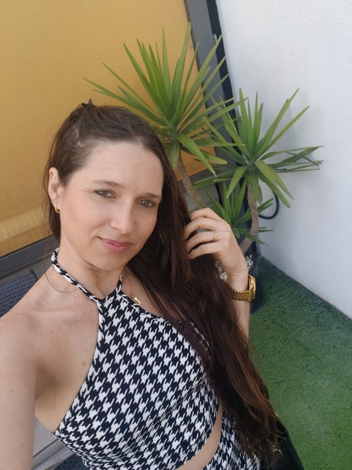 NICOL VENEZOLANA MUY IMPLICADA FOGOSA FIESTERA EN AMPURIA BRAVA