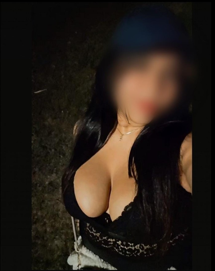 CELESTE DULCE UNIVERSITARIA TETONA PARA TI LAS 24H
