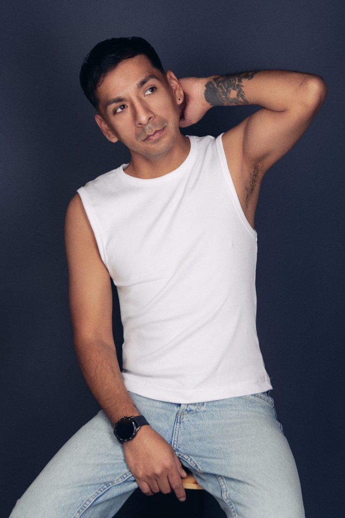 Pollon guarro y fiestero te complazco toda la noch