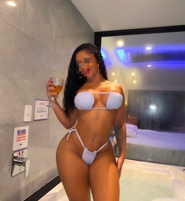 MELANY MULATA CON CULO GRANDE